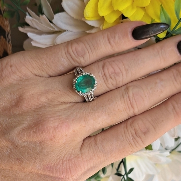 Emeraldine Quartz (Triplet) With Natural White Zircon Accented Triple Shank Ring - Picture 2 of 6